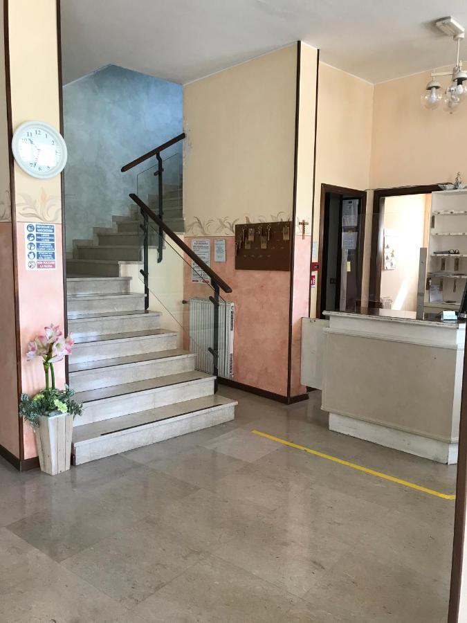 Albergo Villa Angela Toscolano Maderno Eksteriør bilde