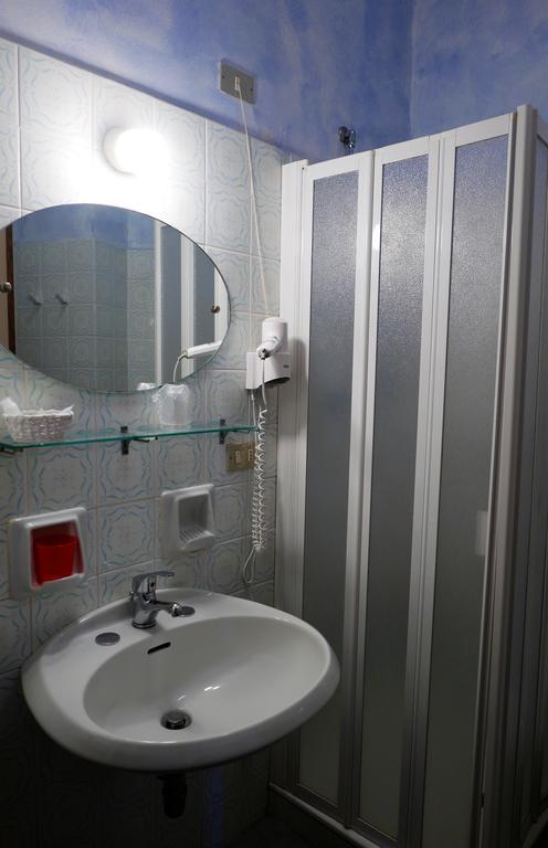Albergo Villa Angela Toscolano Maderno Eksteriør bilde